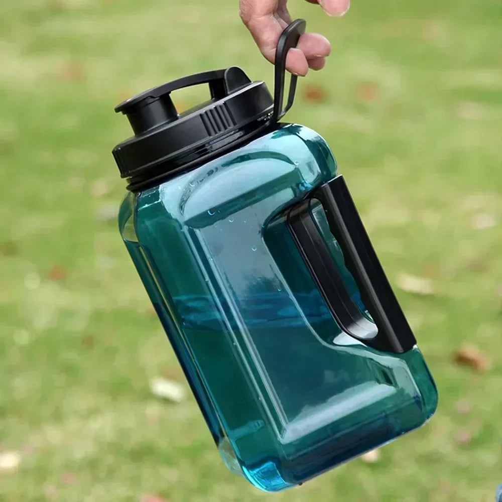 Gourde Sport 2,4L Grande Capacité Sans BPA avec Poignée – Gym, Vélo, Camping, Randonnée