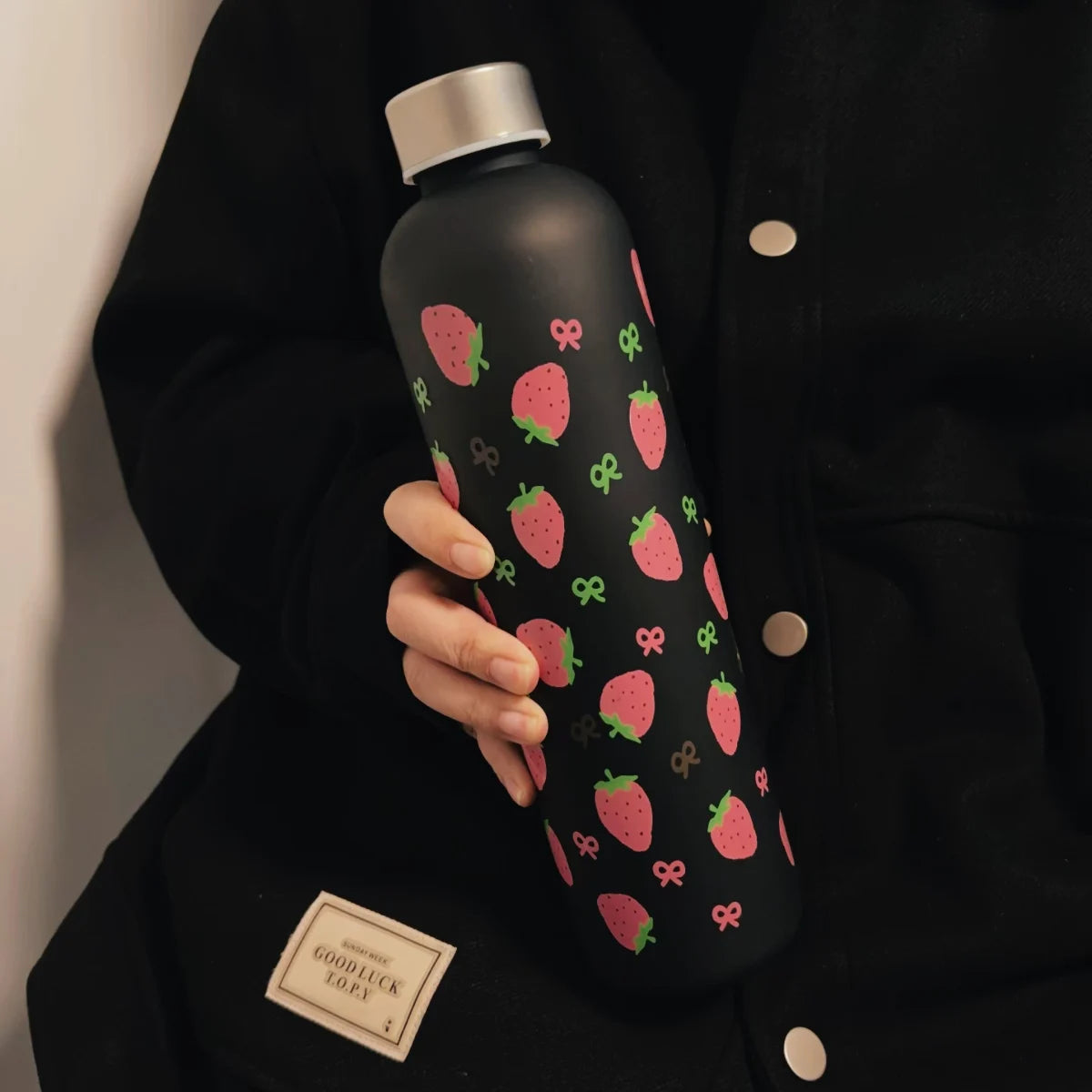 Gourde Motif Fraise 1L – Portable, outdoor, sport, randonée