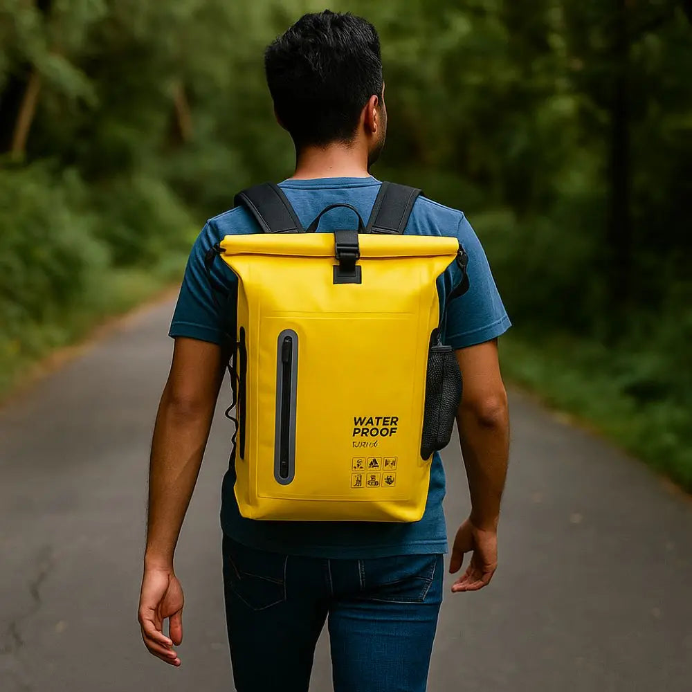 Sac à Dos Imperméable 25 L pour Extérieur – Grande Capacité, Bandes Réfléchissantes, Confortable en PVC pour Randonnée
