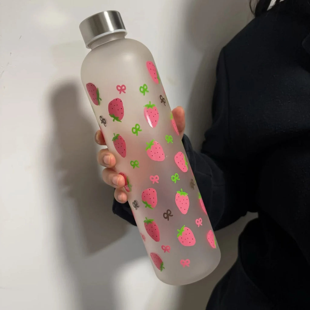 Gourde Motif Fraise 1L – Portable, outdoor, sport, randonée