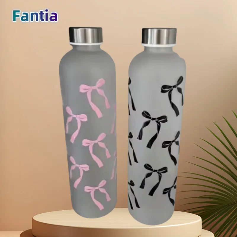 Gourde Style Papillon – Plastique Mat Dégradé, Antidérapante, Étanche – Couvercle en Acier Inoxydable – 1L