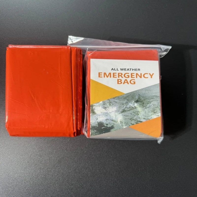 Sac de Couchage d'Urgence – Couverture de Survie Thermique Mylar, Léger, Imperméable, Abri Portable pour Camping et Randonnée