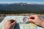 Règle boussole orienteering carte topo montagne