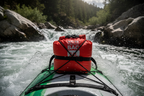 Sac rouge 24L arrimé kayak
